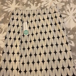 Brand new with tags Renee C stretch skirt MP
